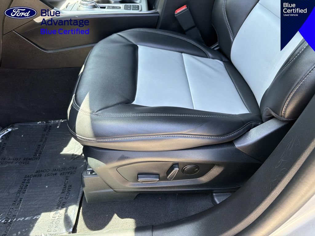 Used 2023 Ford Explorer XLT w/ Equipment Group 202A RWD image 19
