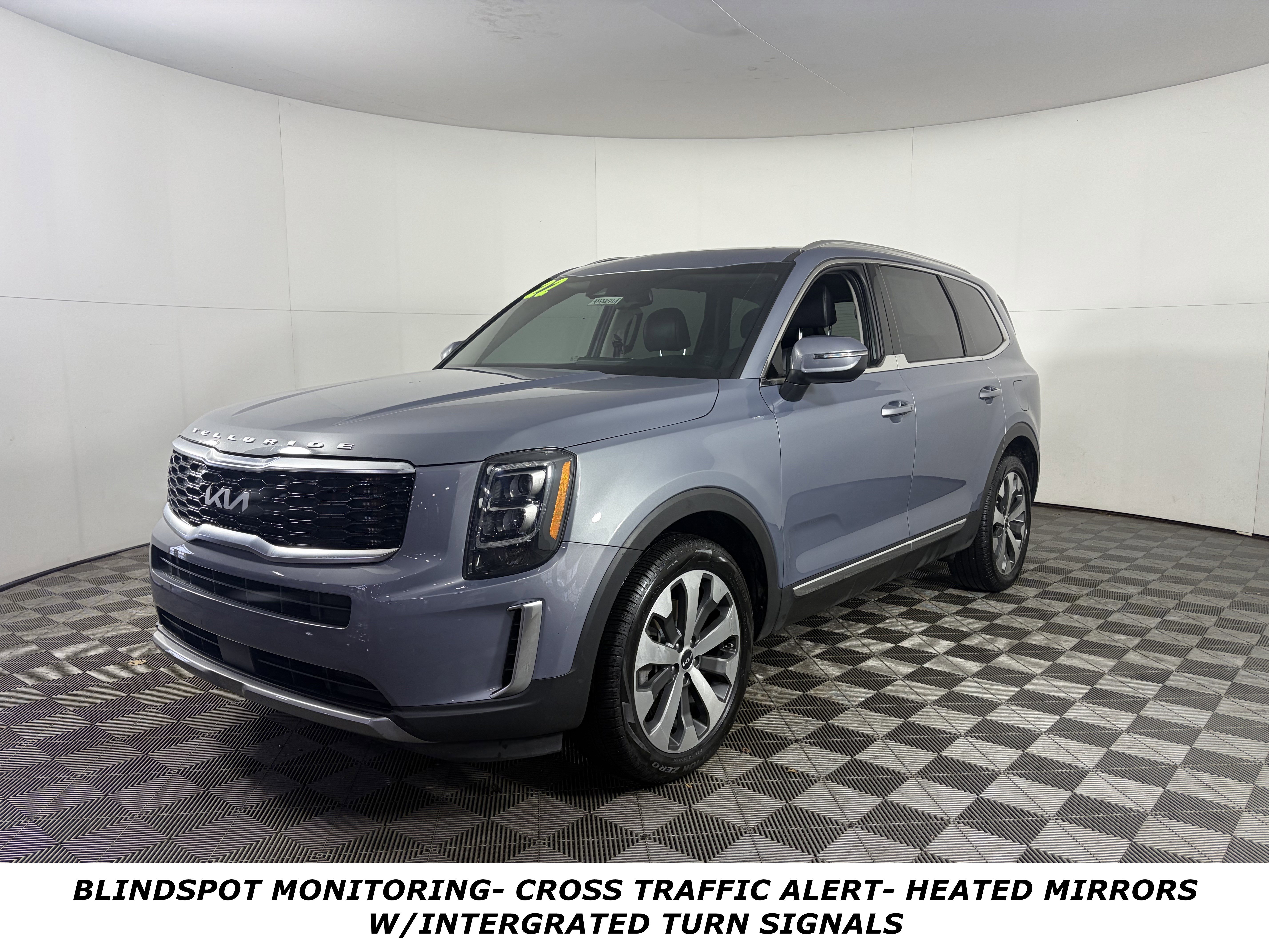 Used 2022 Kia Telluride EX w/ EX Premium Package image 3
