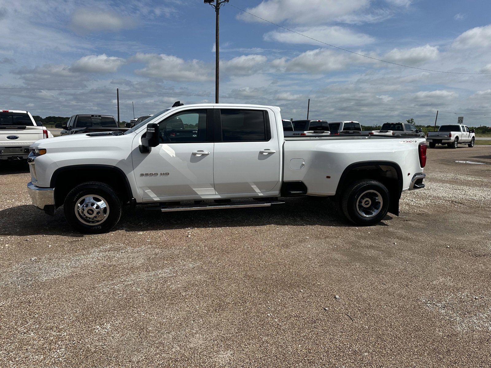 Used 2023 Chevrolet Silverado 3500 LT AWD/4WD image 4