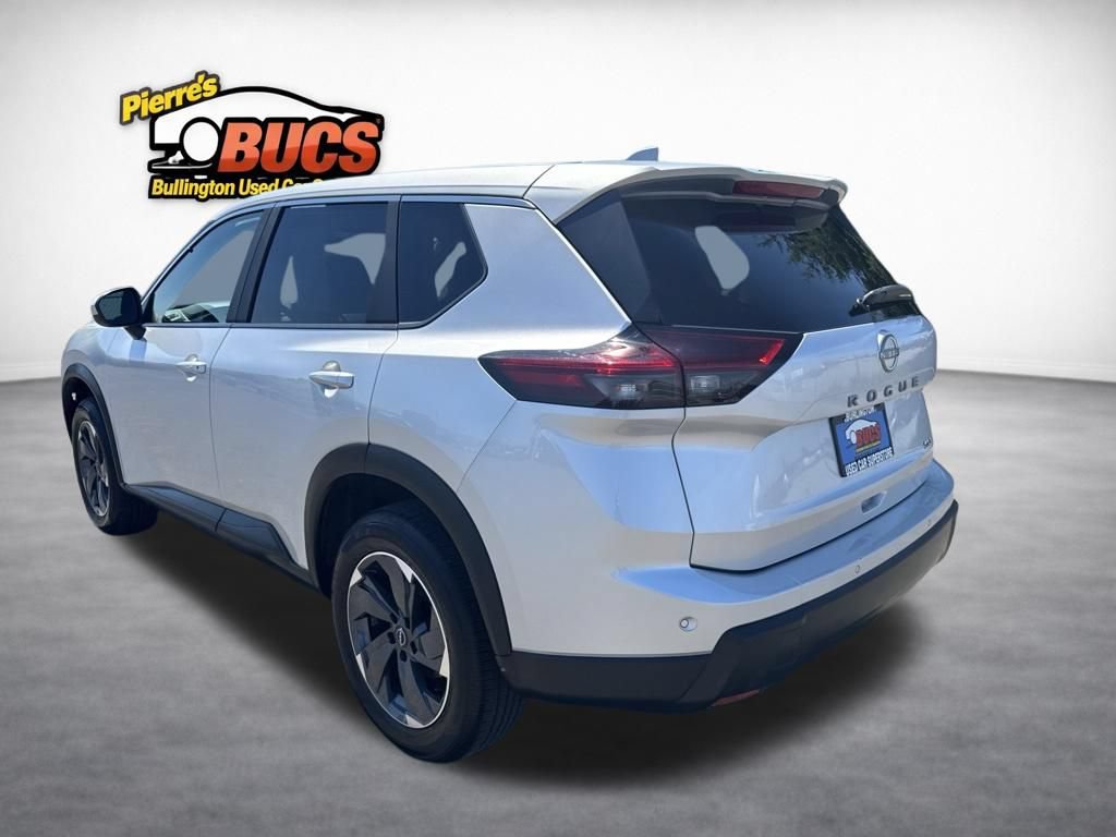 Used 2025 Nissan Rogue SV FWD image 3