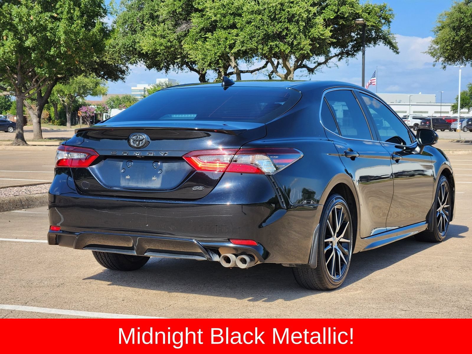 Used 2023 Toyota Camry SE w/ Convenience Package FWD image 4