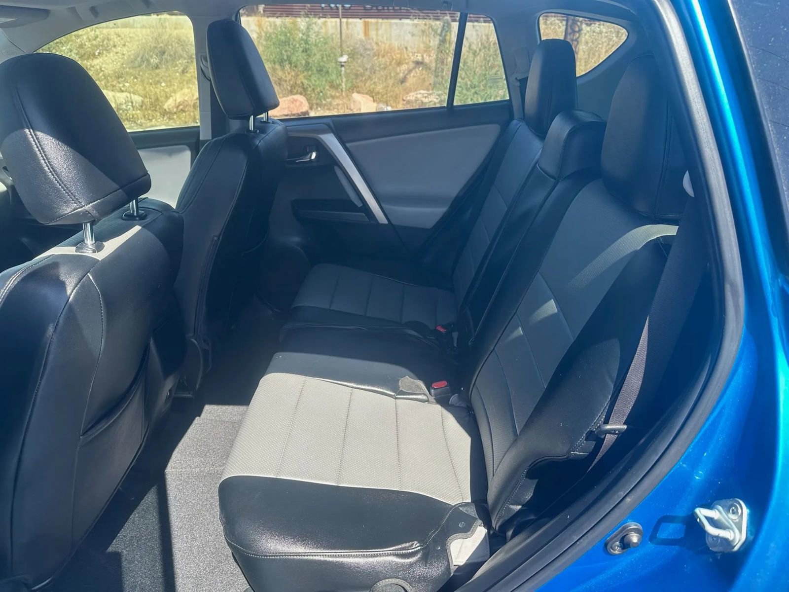 Used 2017 Toyota RAV4 XLE image 15