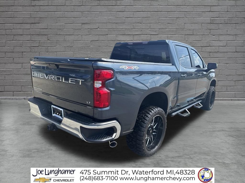 Used 2021 Chevrolet Silverado 1500 LT w/ Convenience Package II AWD/4WD image 3