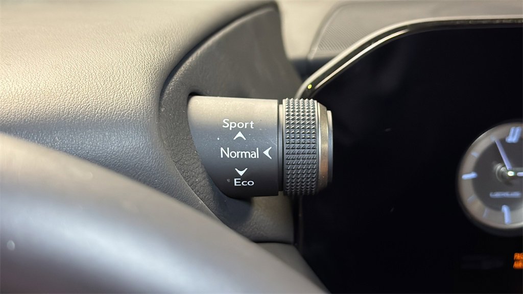 Used 2024 Lexus ES 350 w/ Premium Package image 30