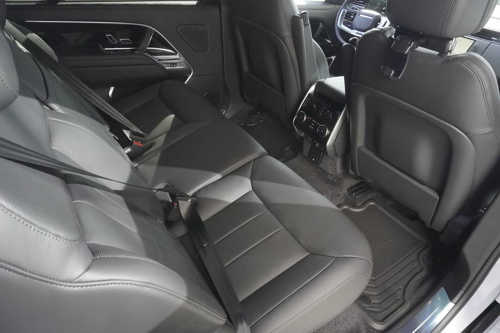 New 2026 Land Rover Range Rover Long Wheelbase SE image 26