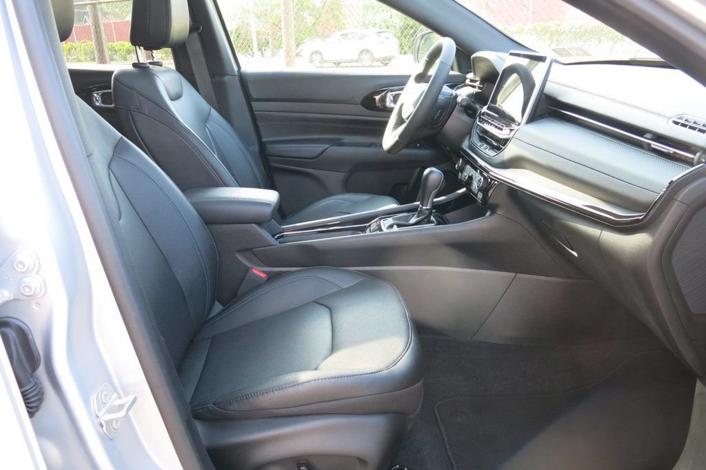 Used 2025 Jeep Compass Limited w/ High Altitude Package AWD/4WD image 14