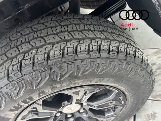 Used 2024 GMC Canyon Elevation w/ Elevation Premium Package AWD/4WD image 6