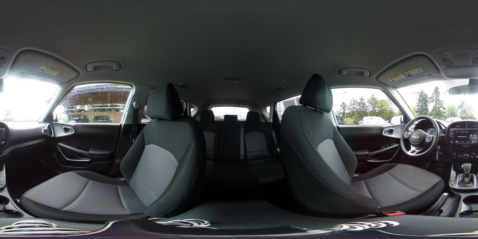 Used 2025 Kia Soul LX w/ LX Technology Package FWD image 41