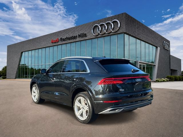 Used 2023 Audi Q8 Premium w/ Convenience Package AWD/4WD image 4