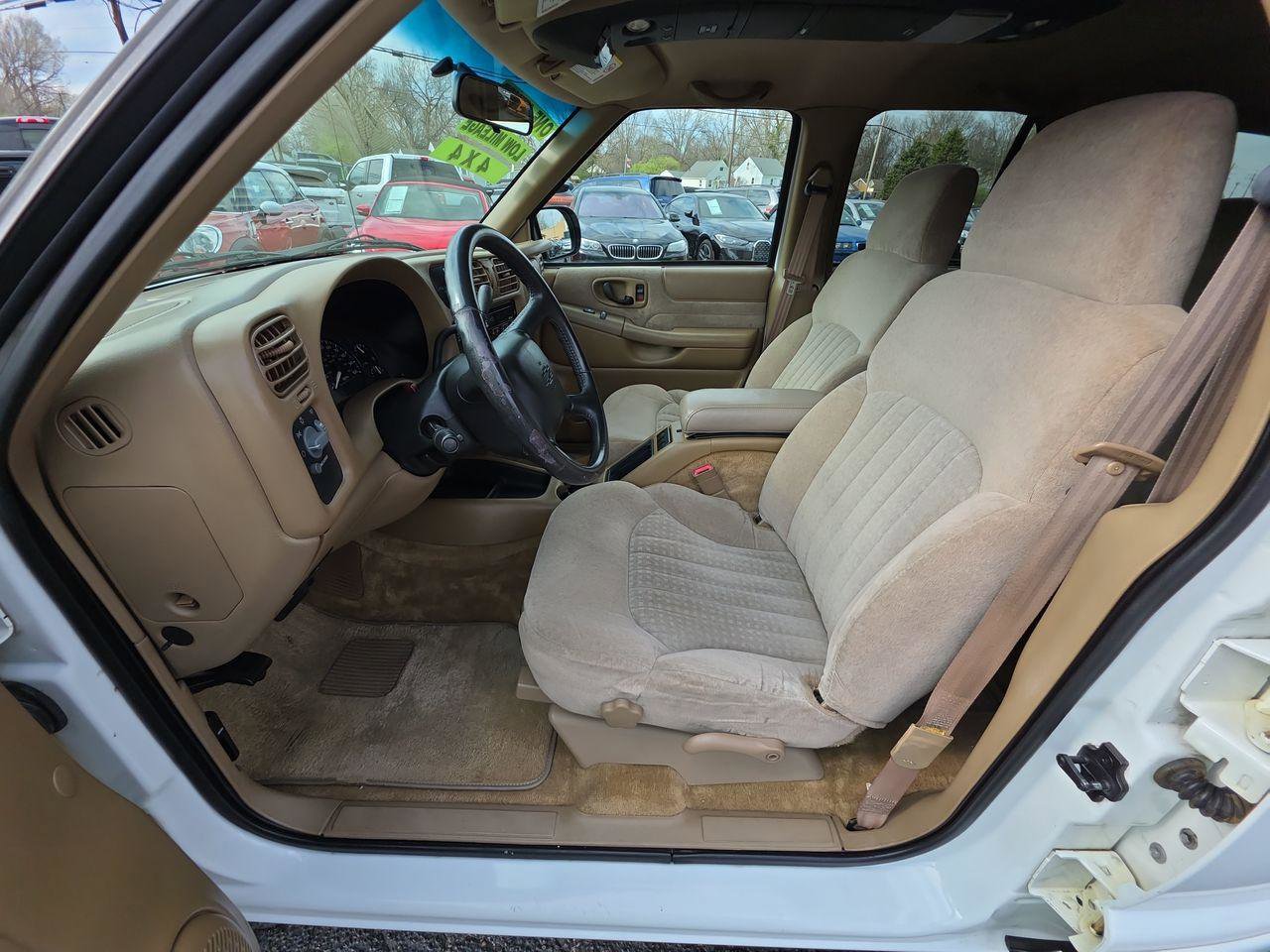 Used 2002 Chevrolet Blazer LS w/ Preferred Equipment Group image 3