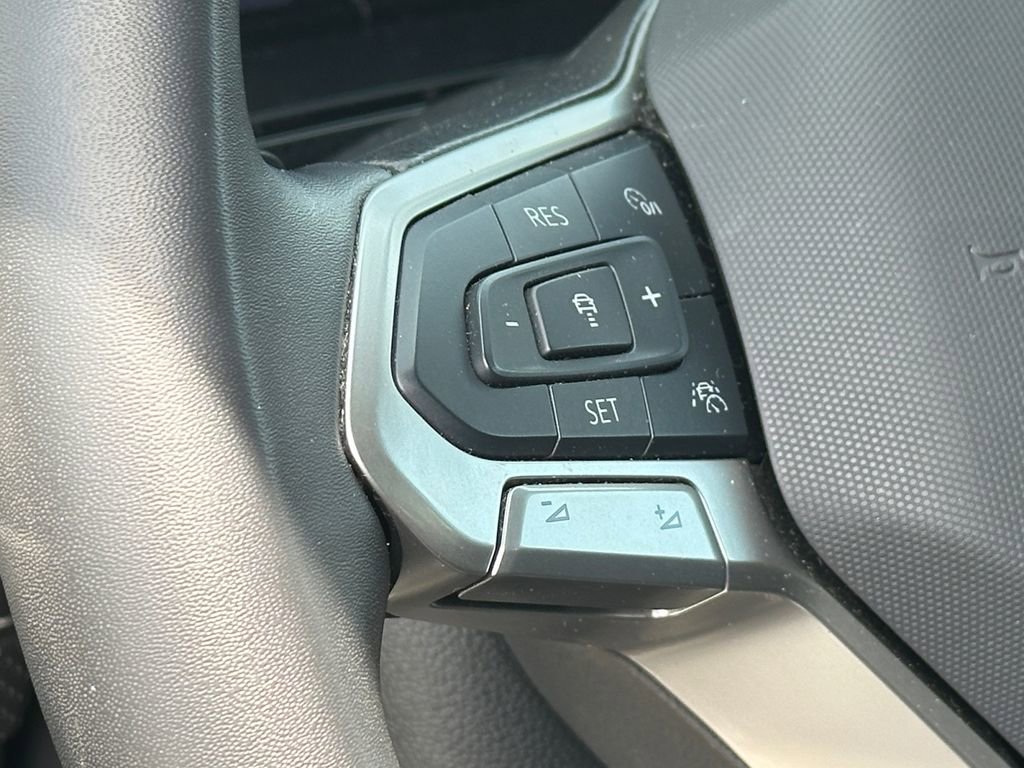 Used 2024 Volkswagen Atlas SE AWD/4WD image 22