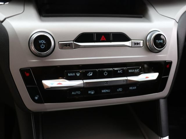 Certified 2023 Ford Explorer XLT w/ Equipment Group 202A AWD/4WD image 22
