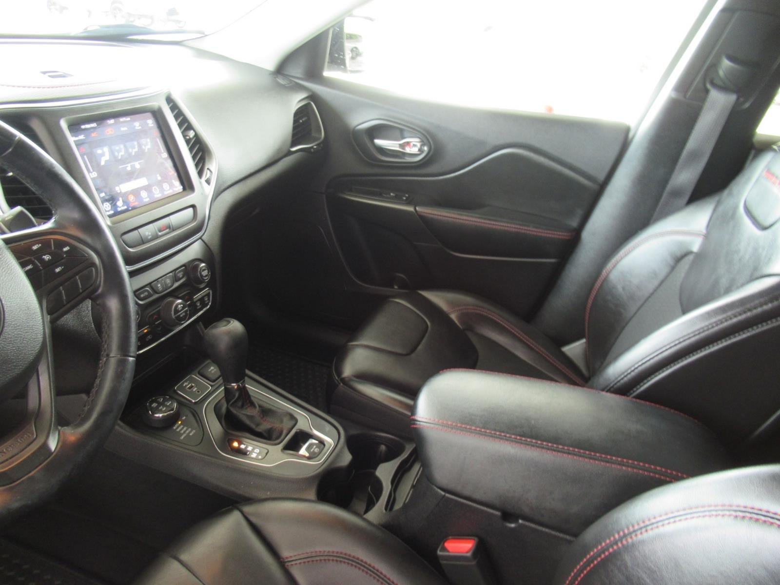 Used 2019 Jeep Cherokee Trailhawk w/ Comfort/Convenience Group AWD/4WD image 22