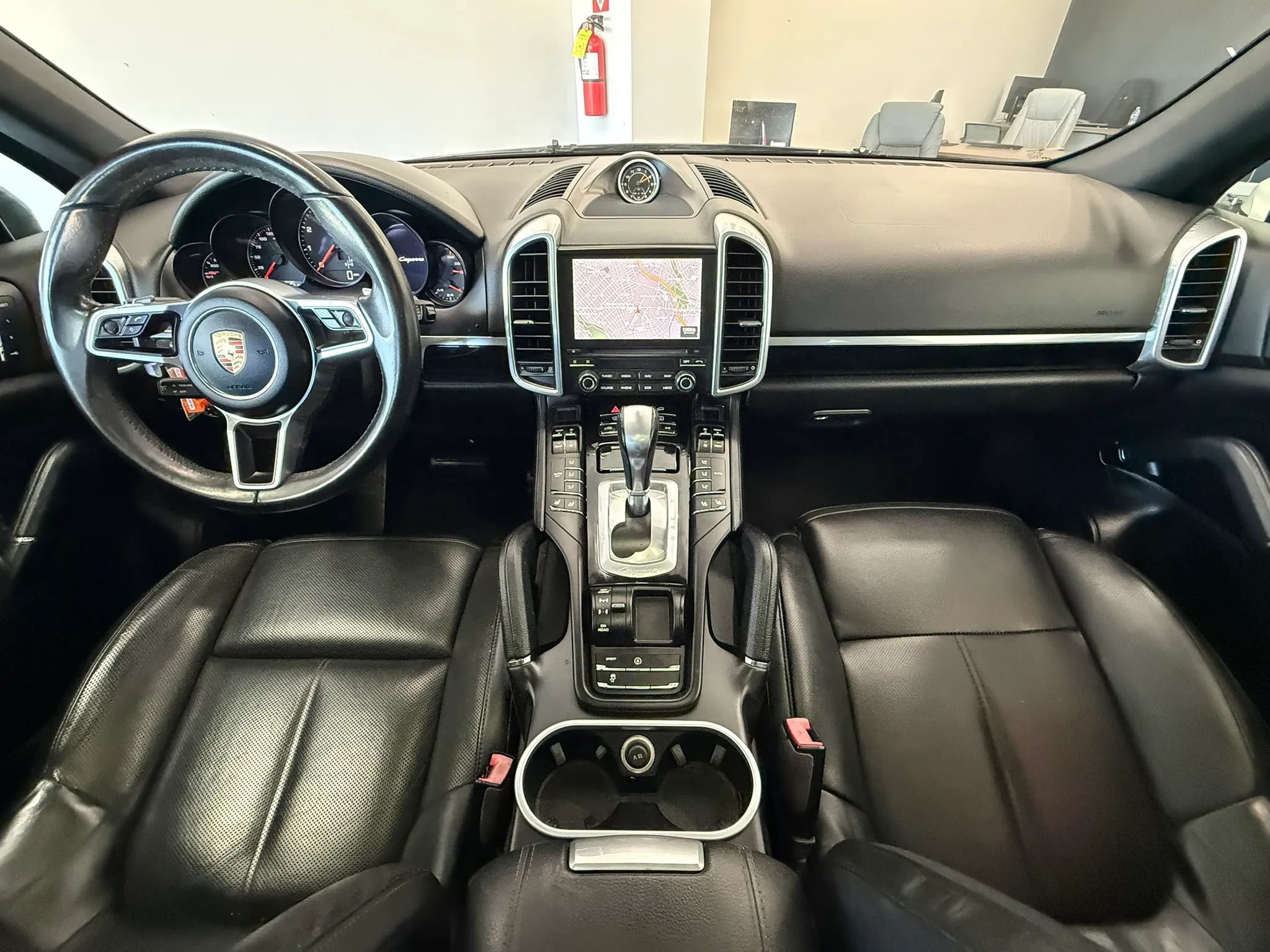 Used 2017 Porsche Cayenne Platinum Edition AWD/4WD image 25