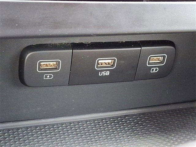 Used 2024 Kia Carnival LX image 25