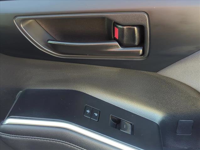 Used 2023 Toyota Highlander L FWD image 27