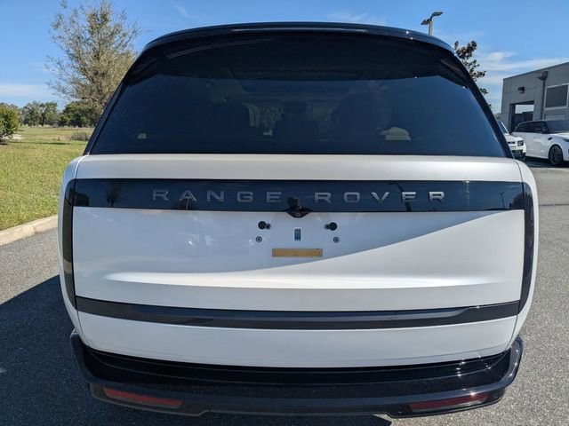 Used 2025 Land Rover Range Rover Autobiography image 6