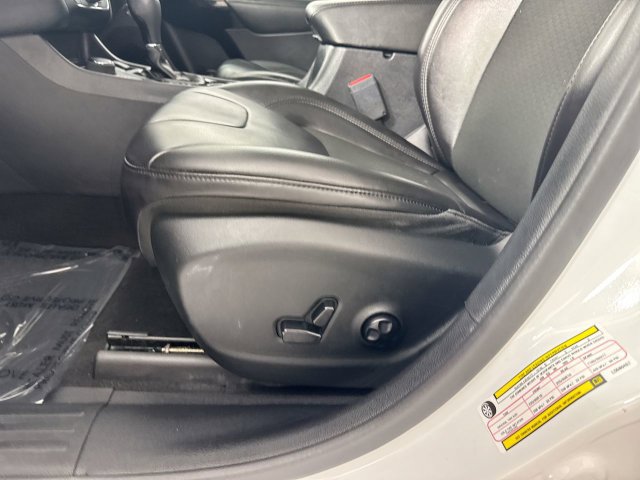Used 2020 Jeep Cherokee Latitude Plus AWD/4WD image 22