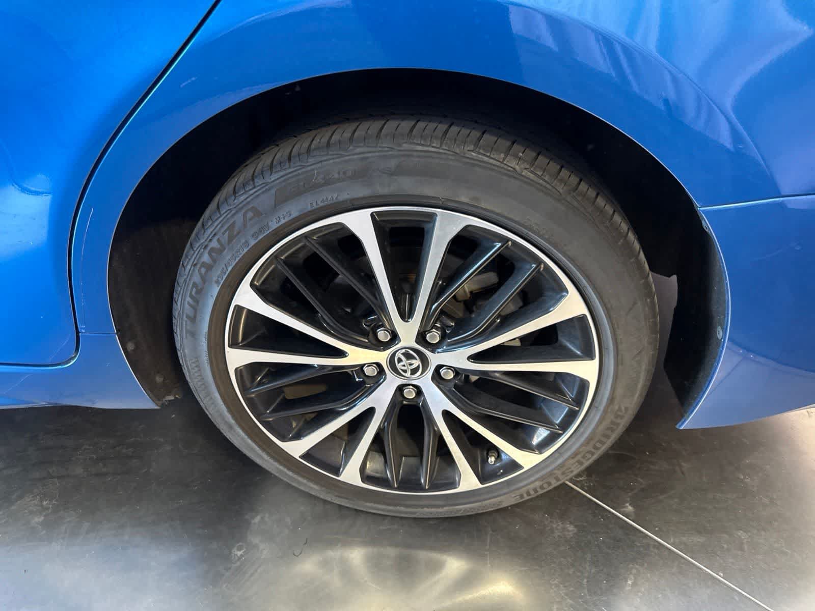 Used 2019 Toyota Camry SE w/ Carpet Mat Package FWD image 10
