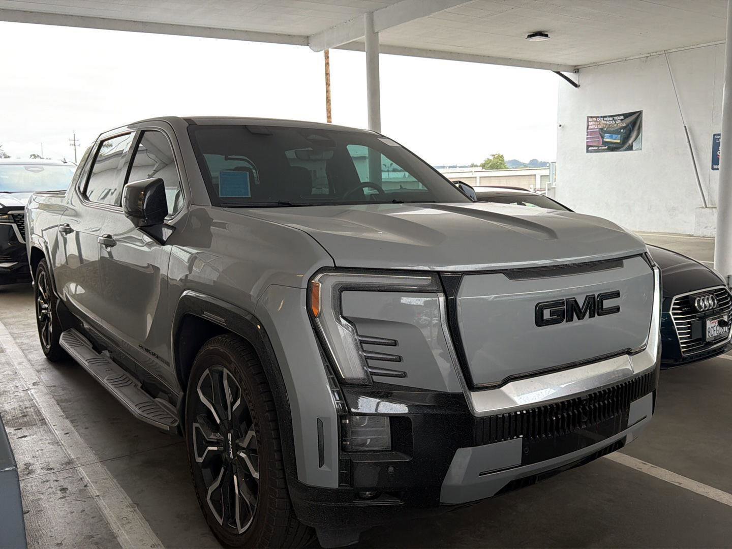 Used 2024 GMC Sierra EV Denali AWD/4WD image 3