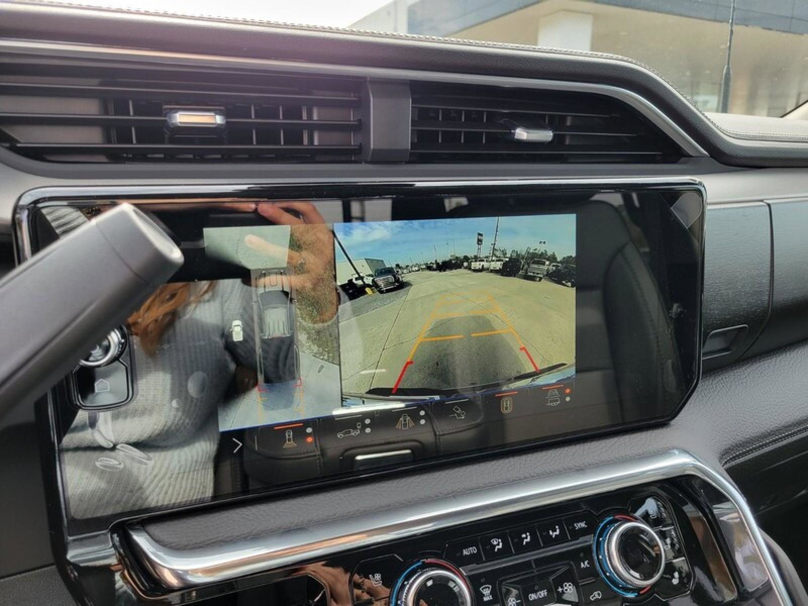 New 2026 GMC Sierra 3500 Denali w/ Denali Reserve Package image 23