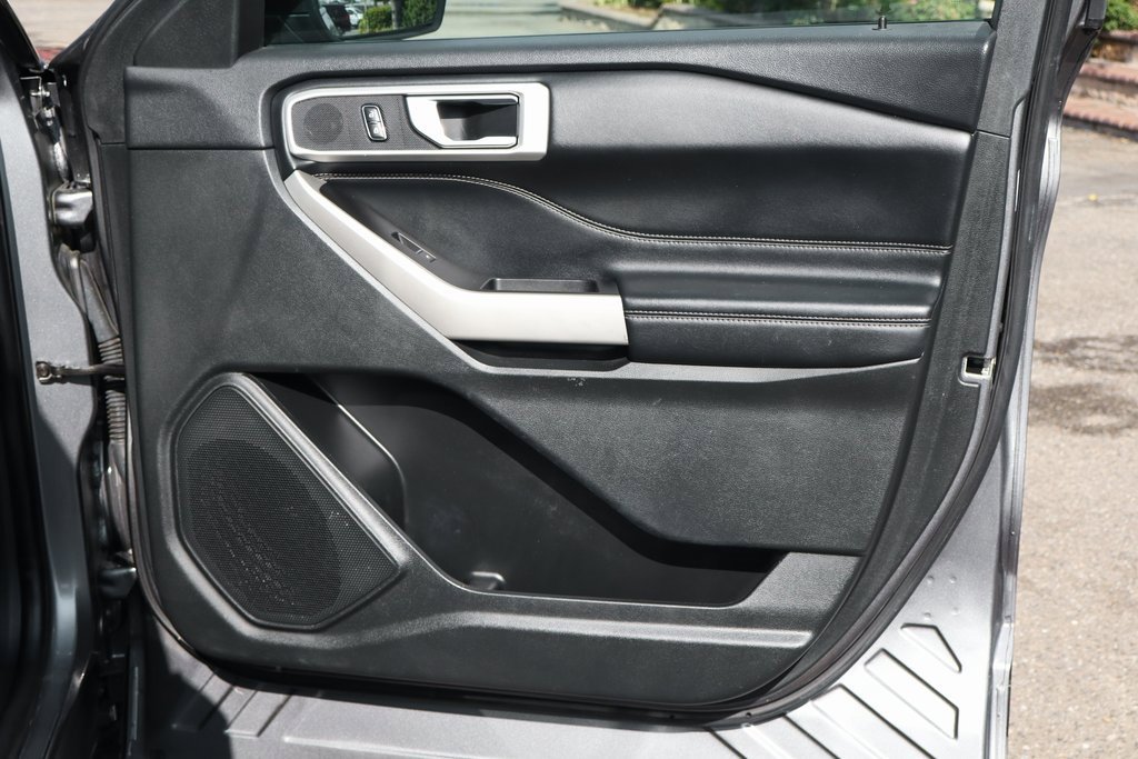 Used 2022 Ford Explorer XLT image 37