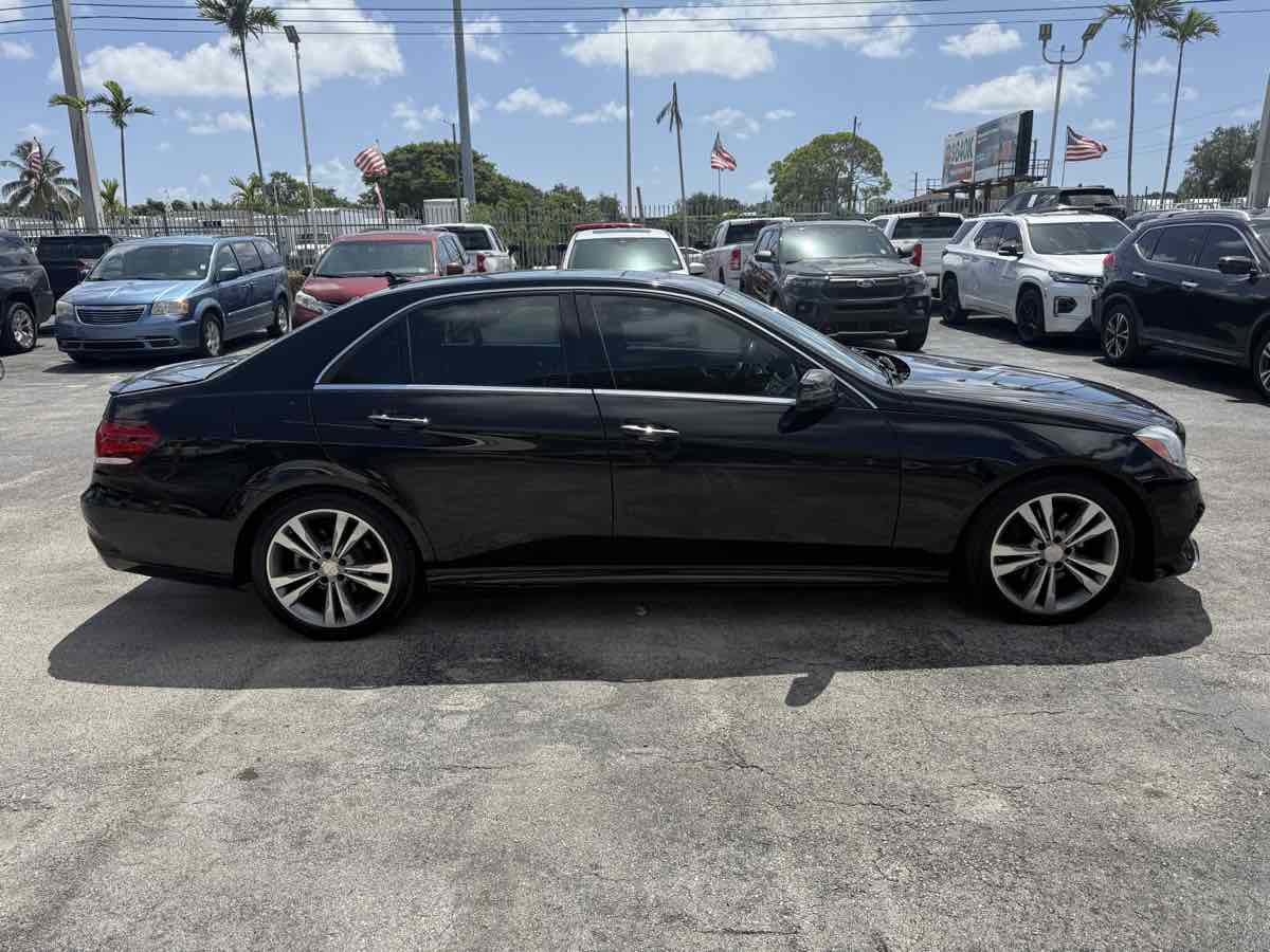 Used 2015 Mercedes-Benz E 350 4MATIC Sedan image 9