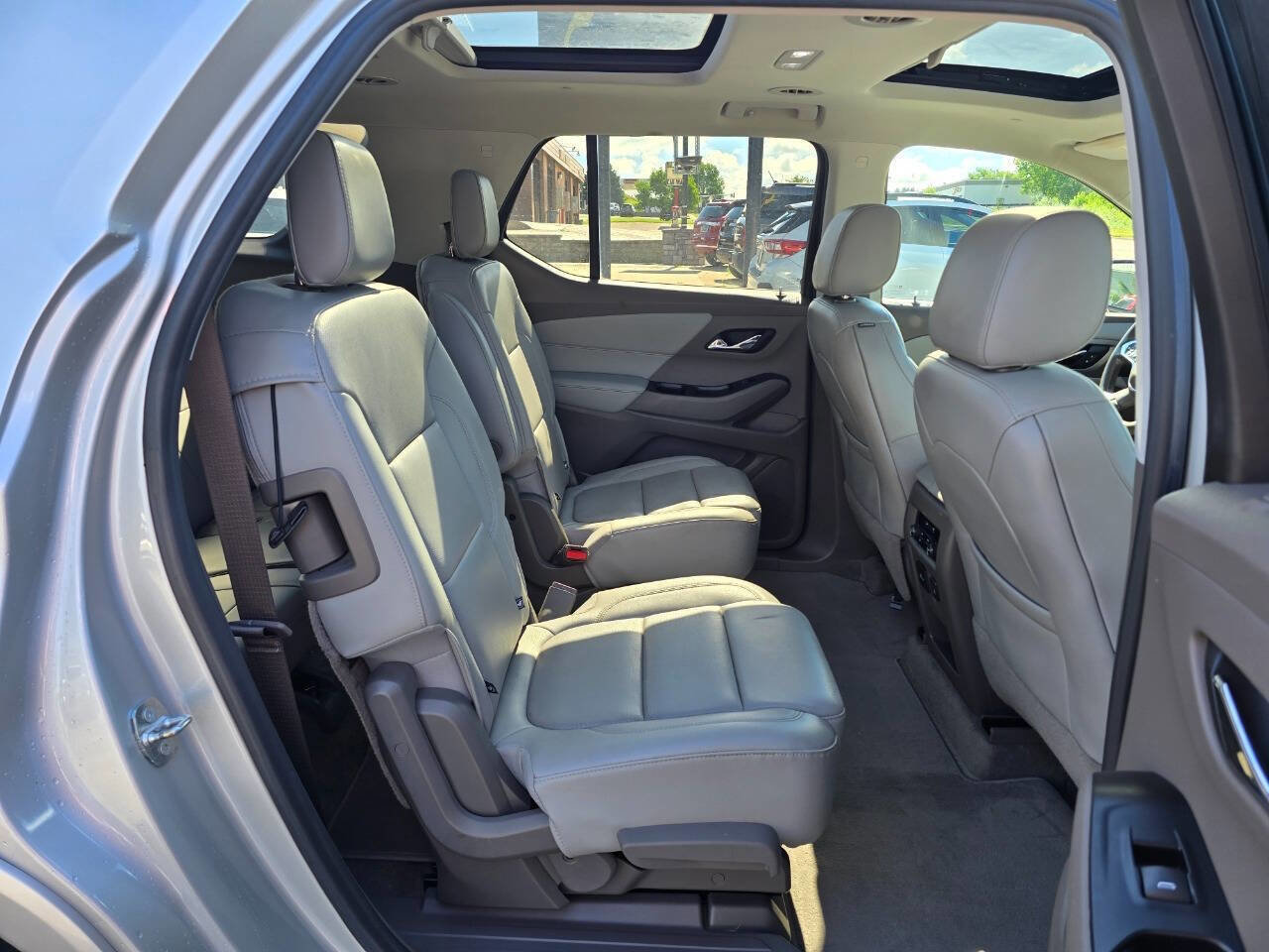 Used 2018 Chevrolet Traverse Premier image 35