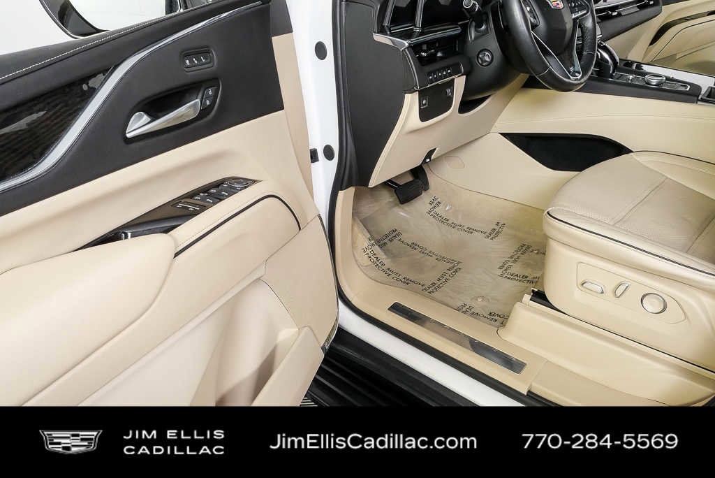 Used 2024 Cadillac Escalade Premium Luxury image 8