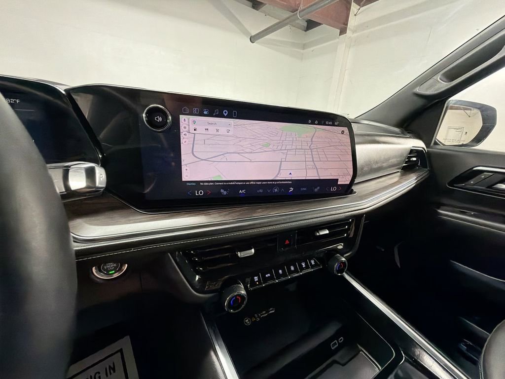 Used 2025 Chevrolet Tahoe Z71 w/ Comfort Package image 18