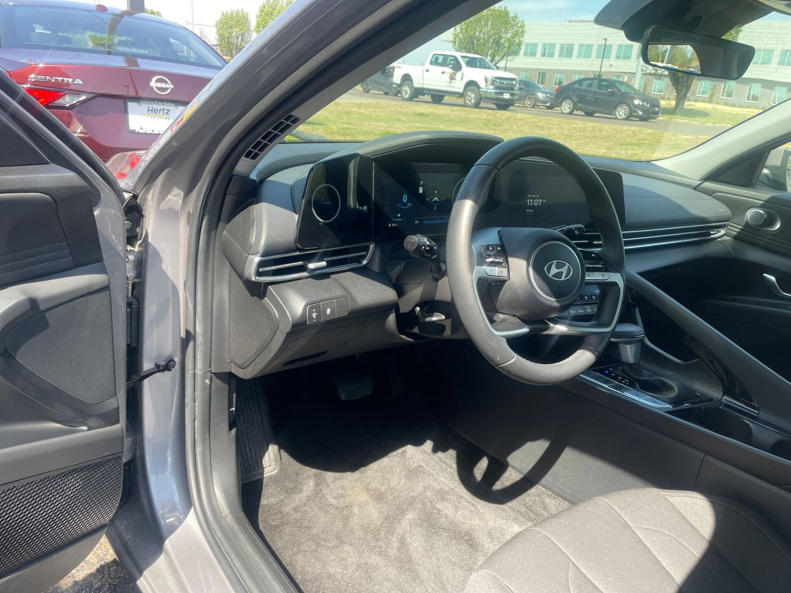 Used 2025 Hyundai Elantra SEL image 35