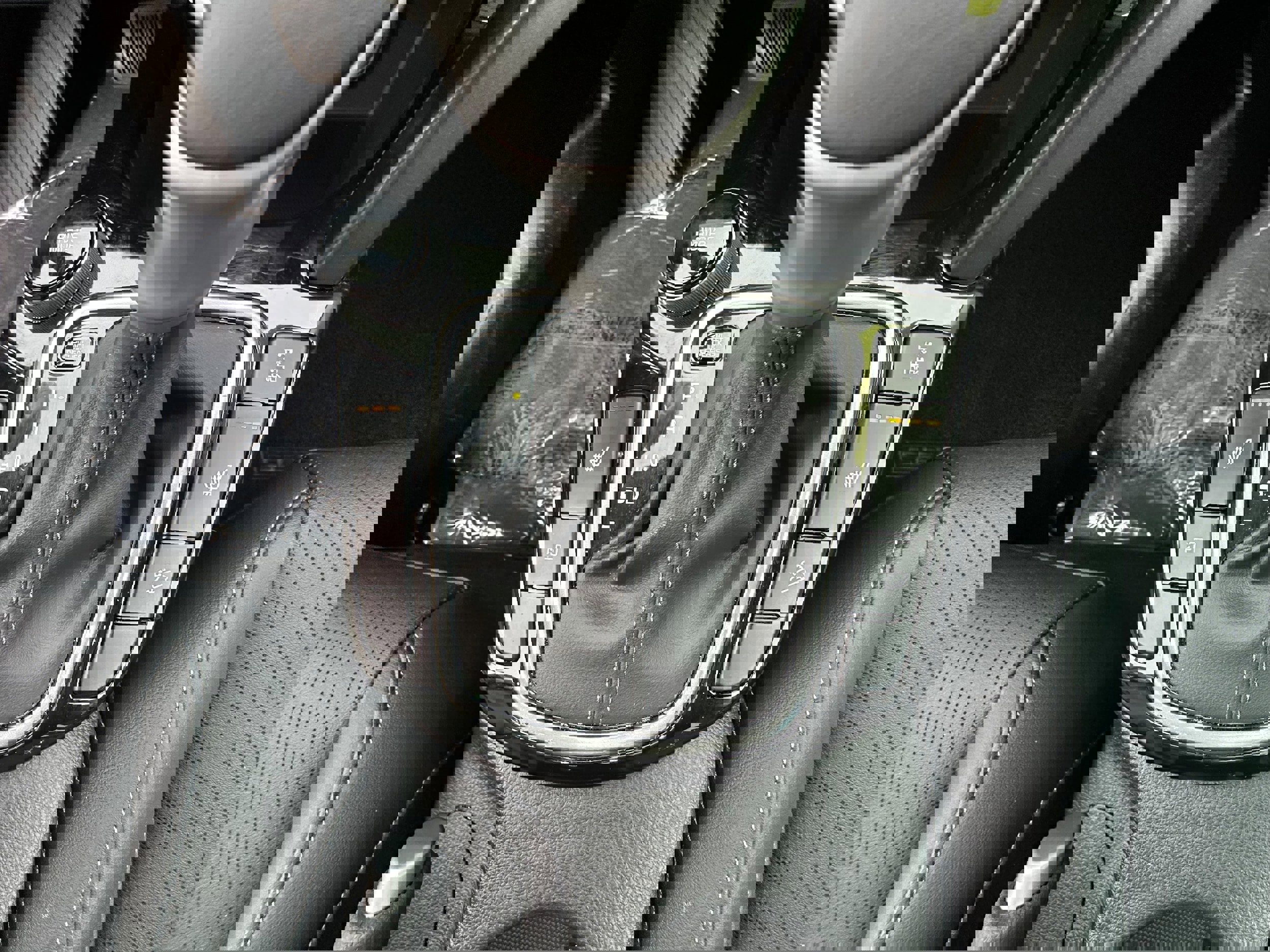 Used 2024 Kia Seltos EX image 28