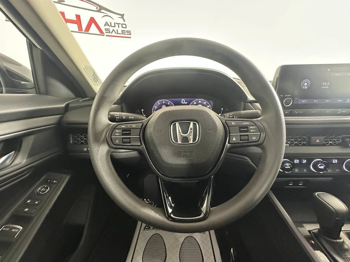 Used 2025 Honda Accord SE image 29