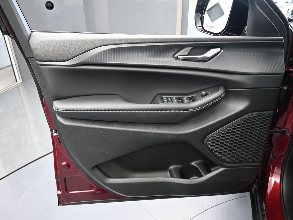 New 2025 Jeep Grand Cherokee 4WD image 13