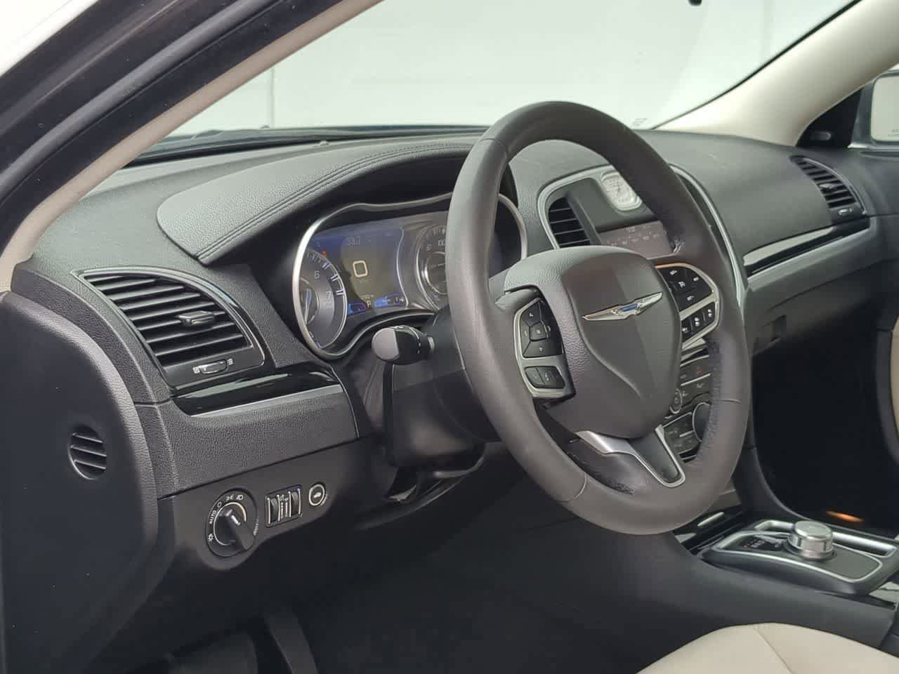 Used 2023 Chrysler 300 Touring w/ Safetytec Plus Group RWD image 10