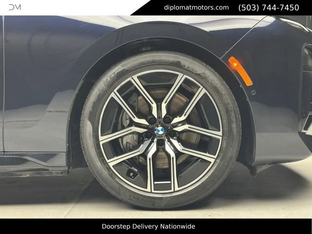 Used 2024 BMW i7 xDrive60 AWD/4WD image 43