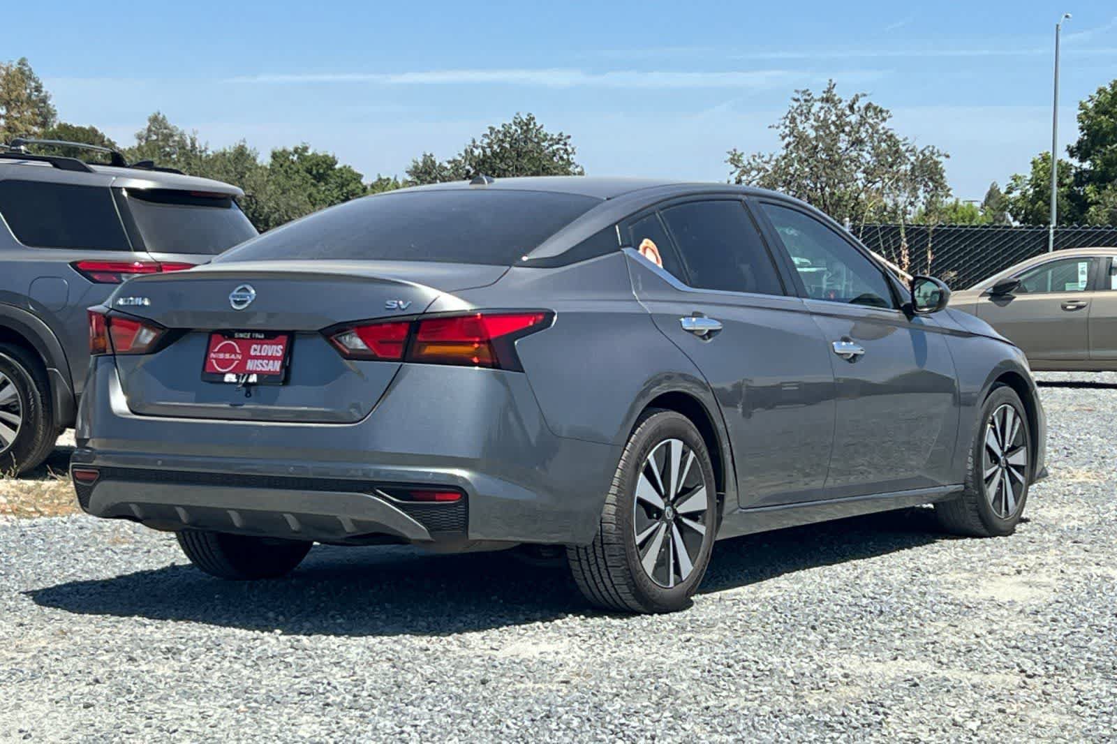 Used 2022 Nissan Altima 2.5 SV FWD image 3