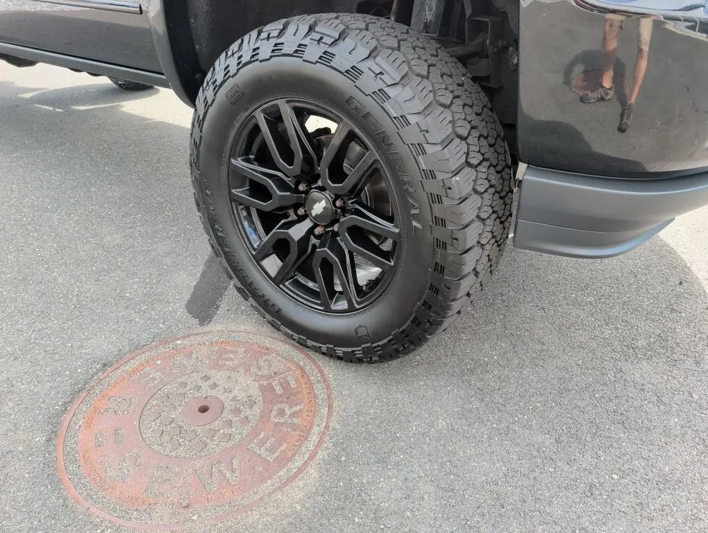 Used 2018 Chevrolet Silverado 1500 LT w/ All Star Edition AWD/4WD image 20