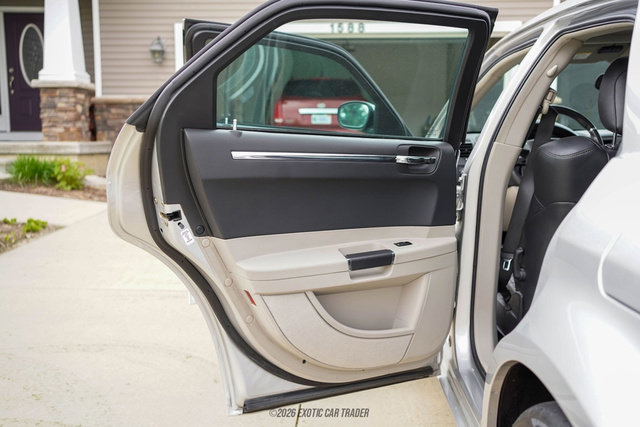 Used 2006 Chrysler 300 SRT8 w/ SRT Option Group II RWD image 23