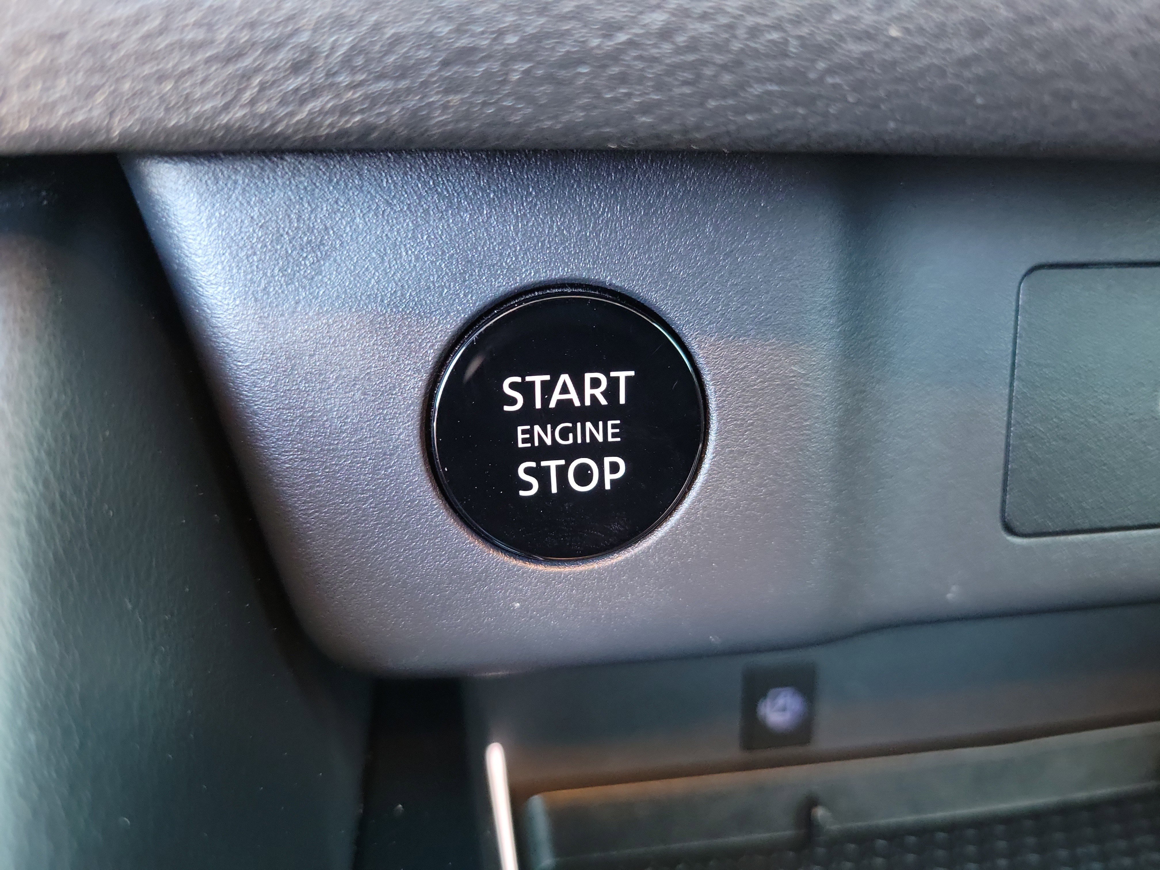 Used 2025 Nissan Rogue Platinum w/ Platinum Premium Package image 19