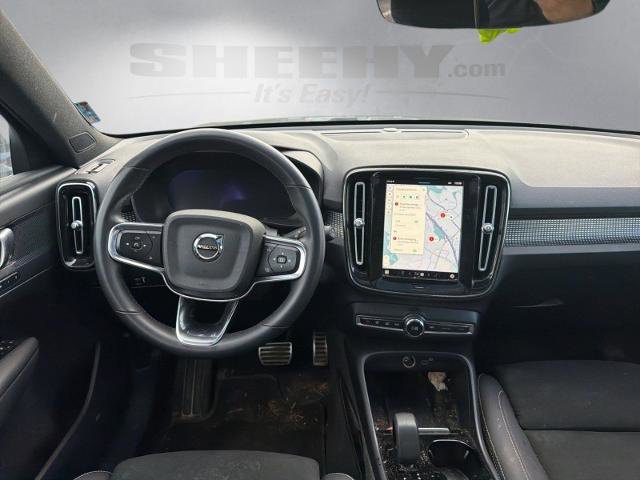 Used 2022 Volvo XC40 P8 Recharge Plus image 3