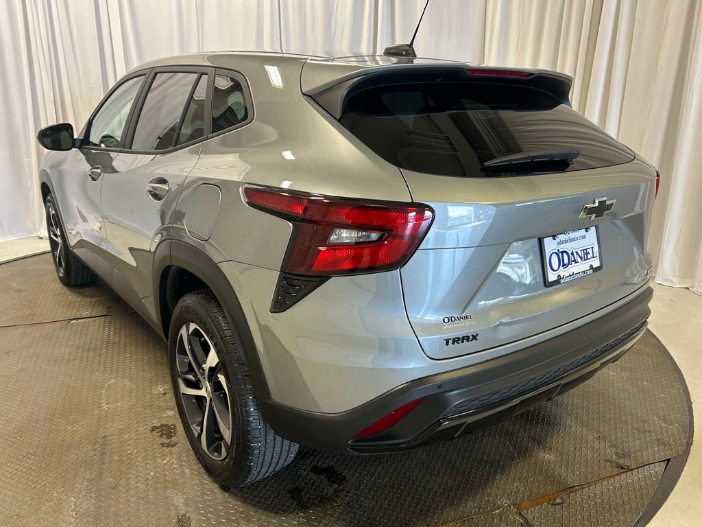 Used 2024 Chevrolet Trax RS w/ Driver Confidence Package image 25