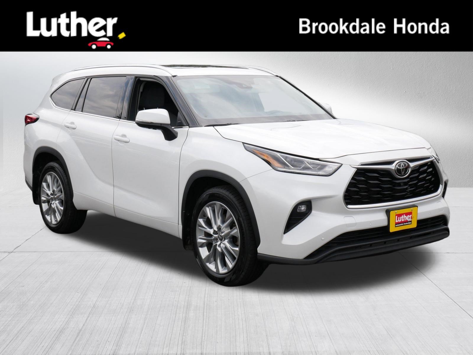 Used 2022 Toyota Highlander Limited AWD/4WD image 1