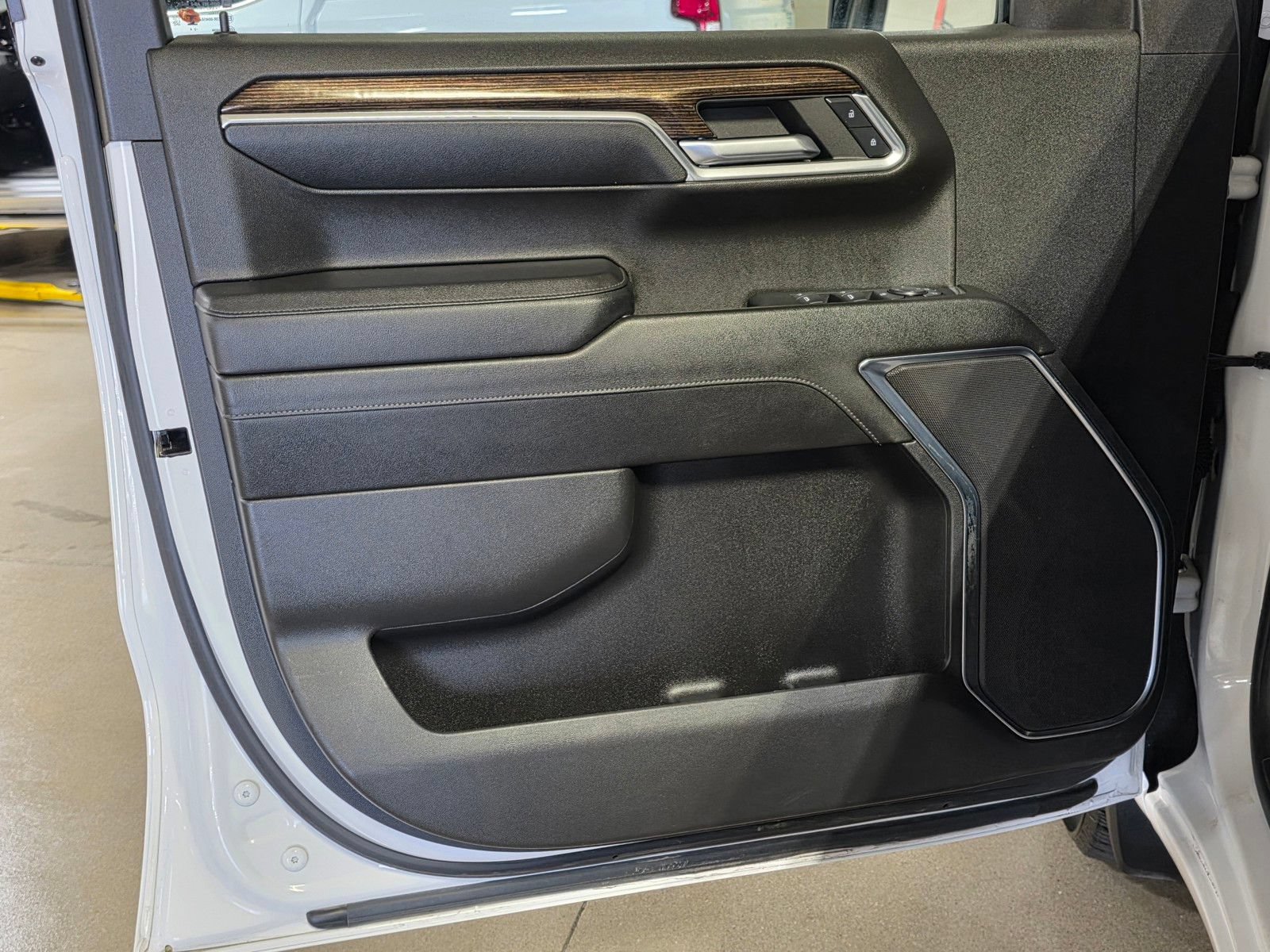 Used 2024 GMC Sierra 1500 SLE RWD image 22