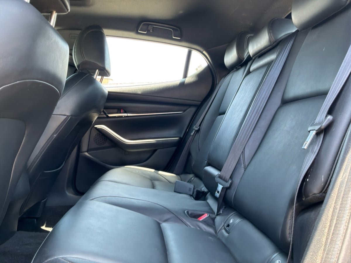 Used 2022 MAZDA MAZDA3 s FWD image 19