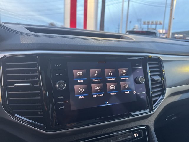 Used 2021 Volkswagen Atlas Cross Sport SEL image 24