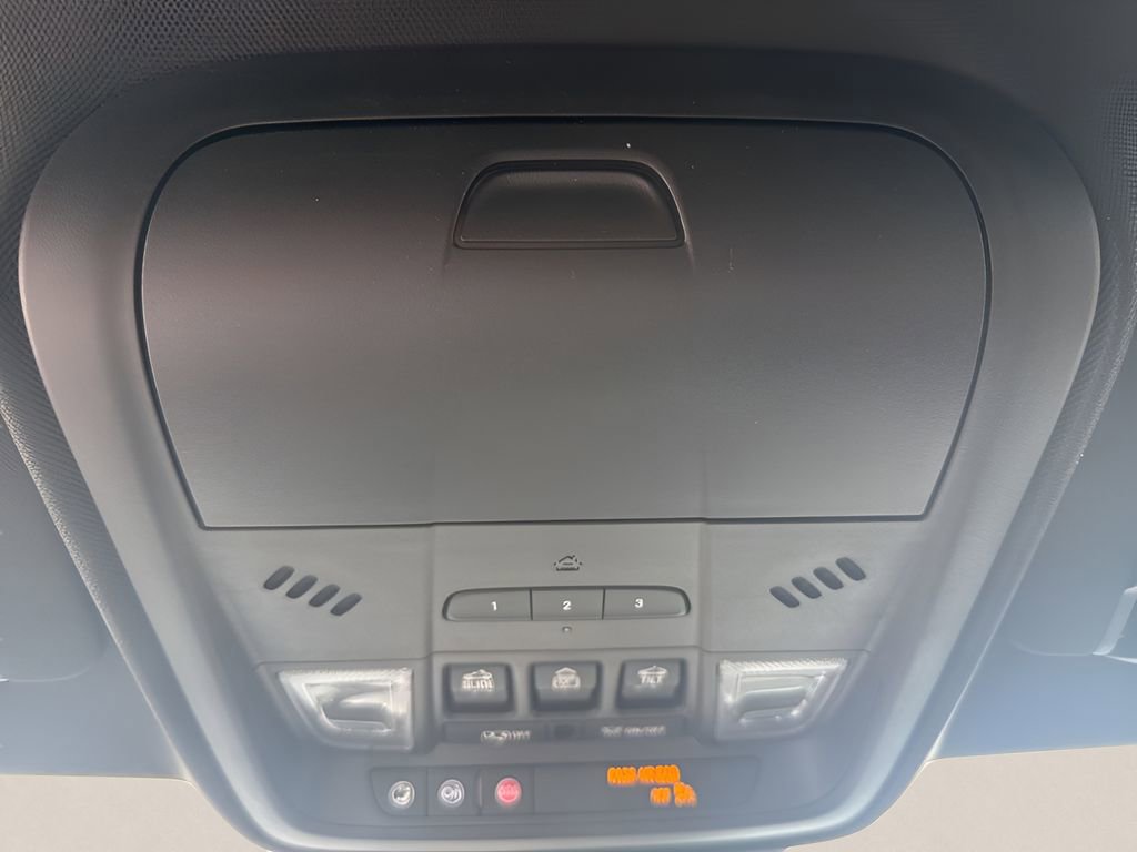 Certified 2024 Cadillac XT4 Luxury w/ Cold Weather Package image 30