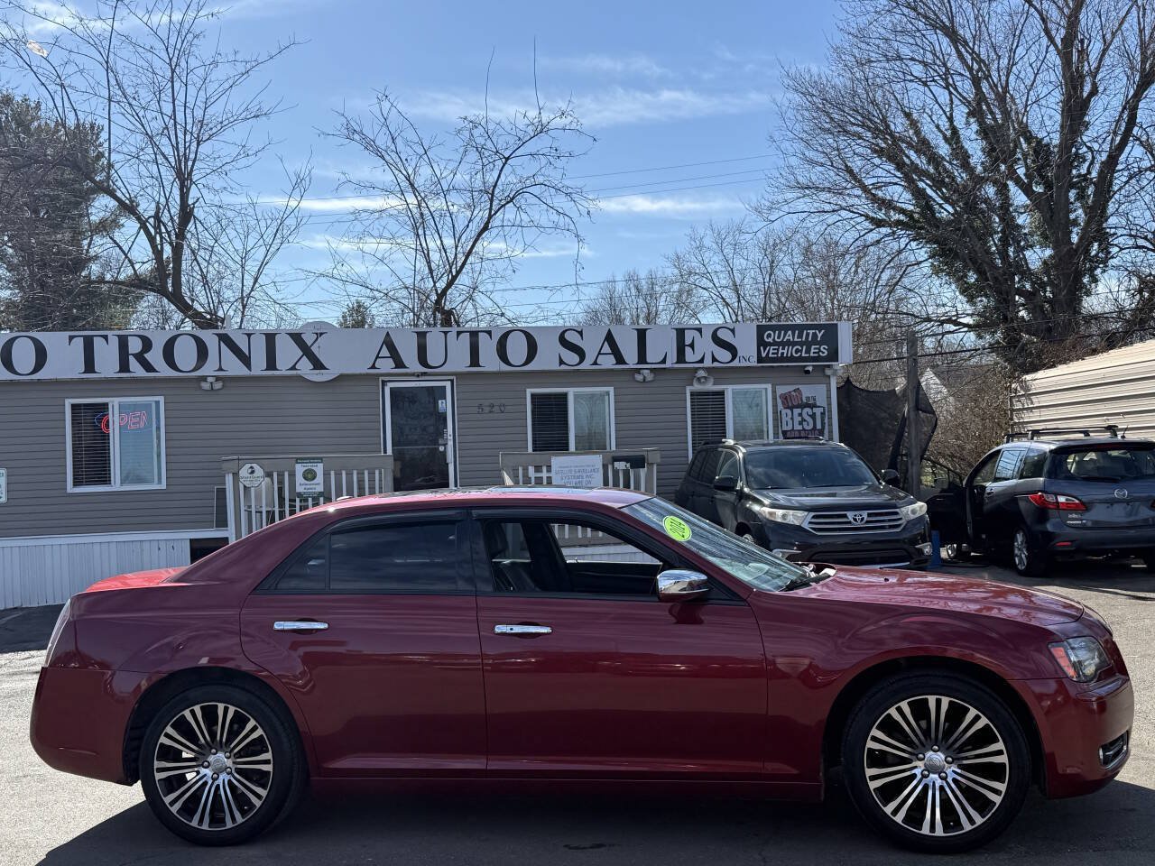 Used 2014 Chrysler 300 S RWD image 6