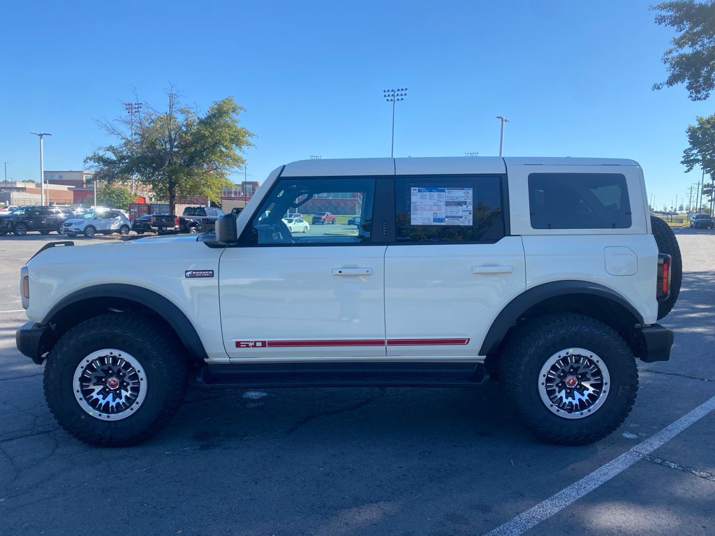 New 2026 Ford Bronco Outer Banks w/ Sasquatch Package AWD/4WD image 4