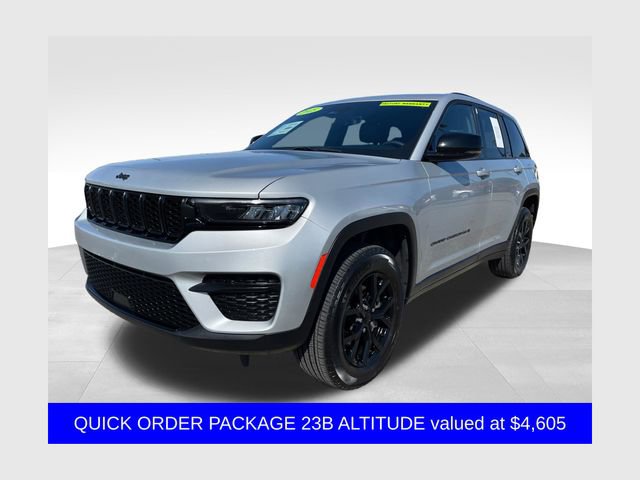 Used 2025 Jeep Grand Cherokee Altitude